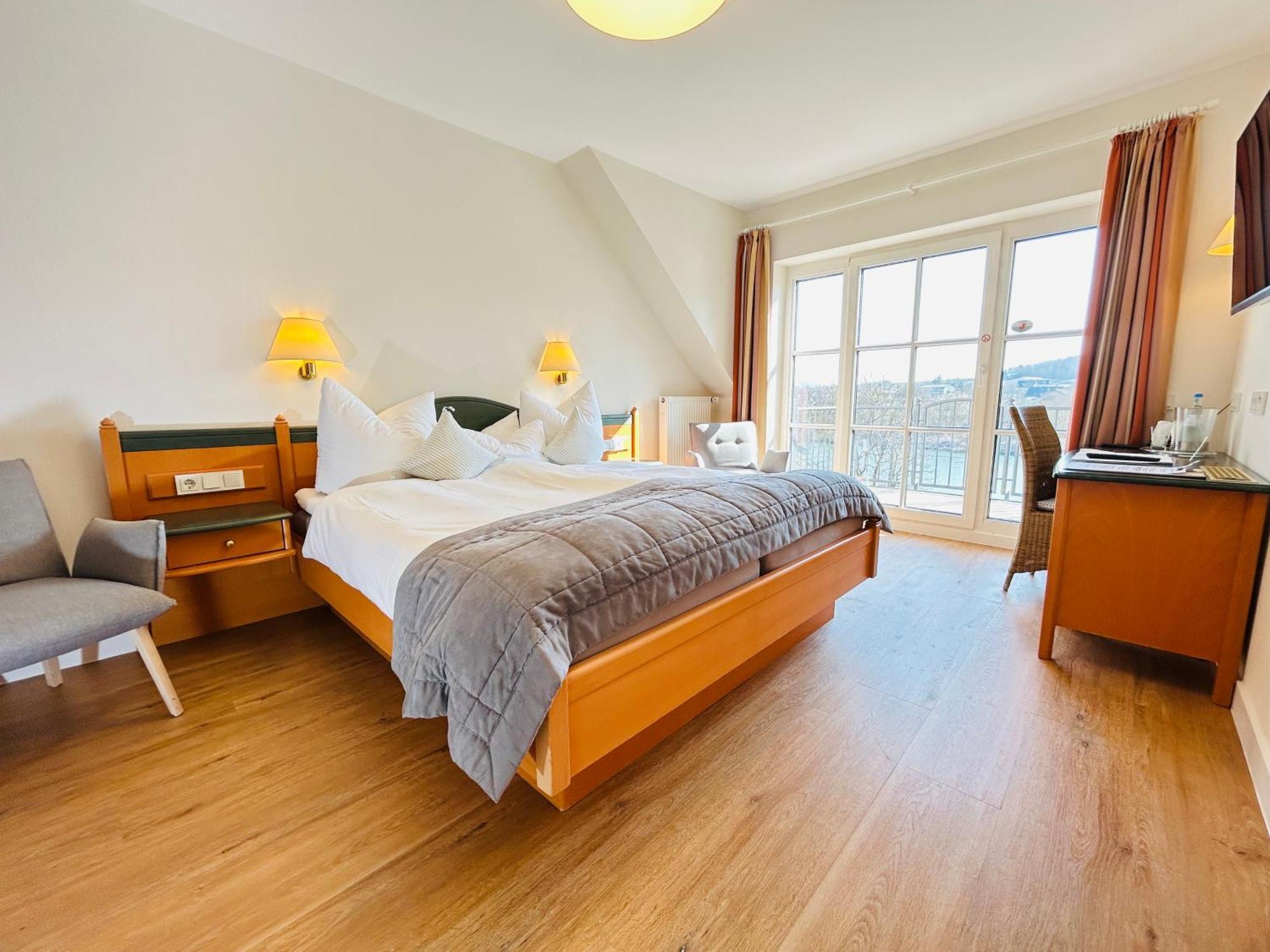 Hotel Zur Traube Ürzig 部屋 写真